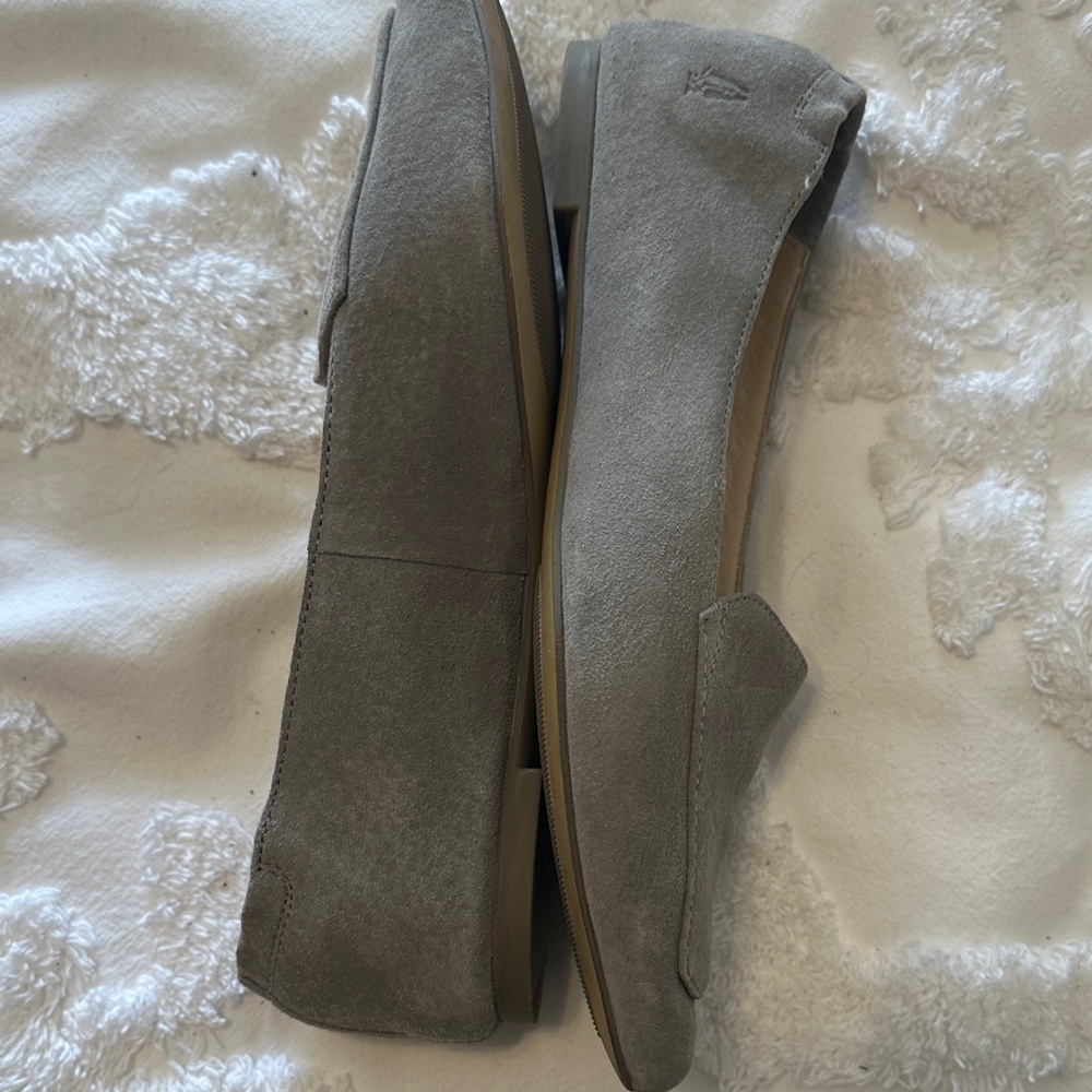 Hush Puppies Women's Suede Gray Flats - Picture 4 of 6